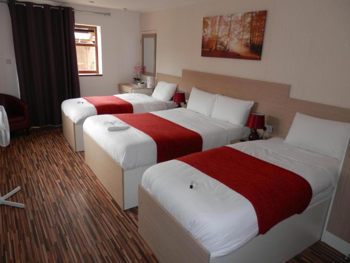 Heathrow Travellers Hub Bed and Breakfast Hounslow Exteriör bild