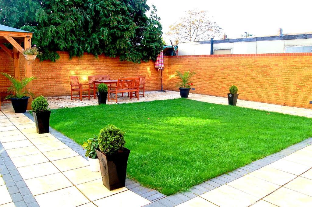 Heathrow Travellers Hub Bed and Breakfast Hounslow Exteriör bild