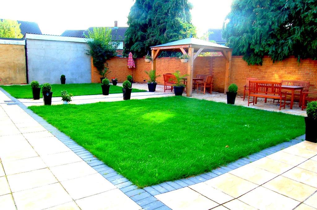 Heathrow Travellers Hub Bed and Breakfast Hounslow Exteriör bild