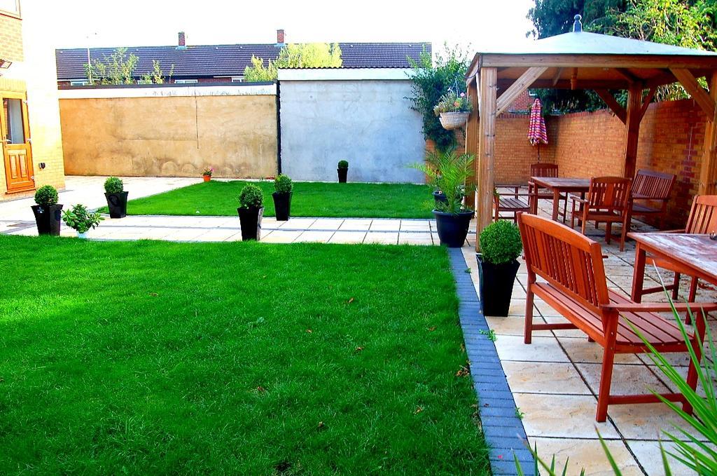 Heathrow Travellers Hub Bed and Breakfast Hounslow Exteriör bild