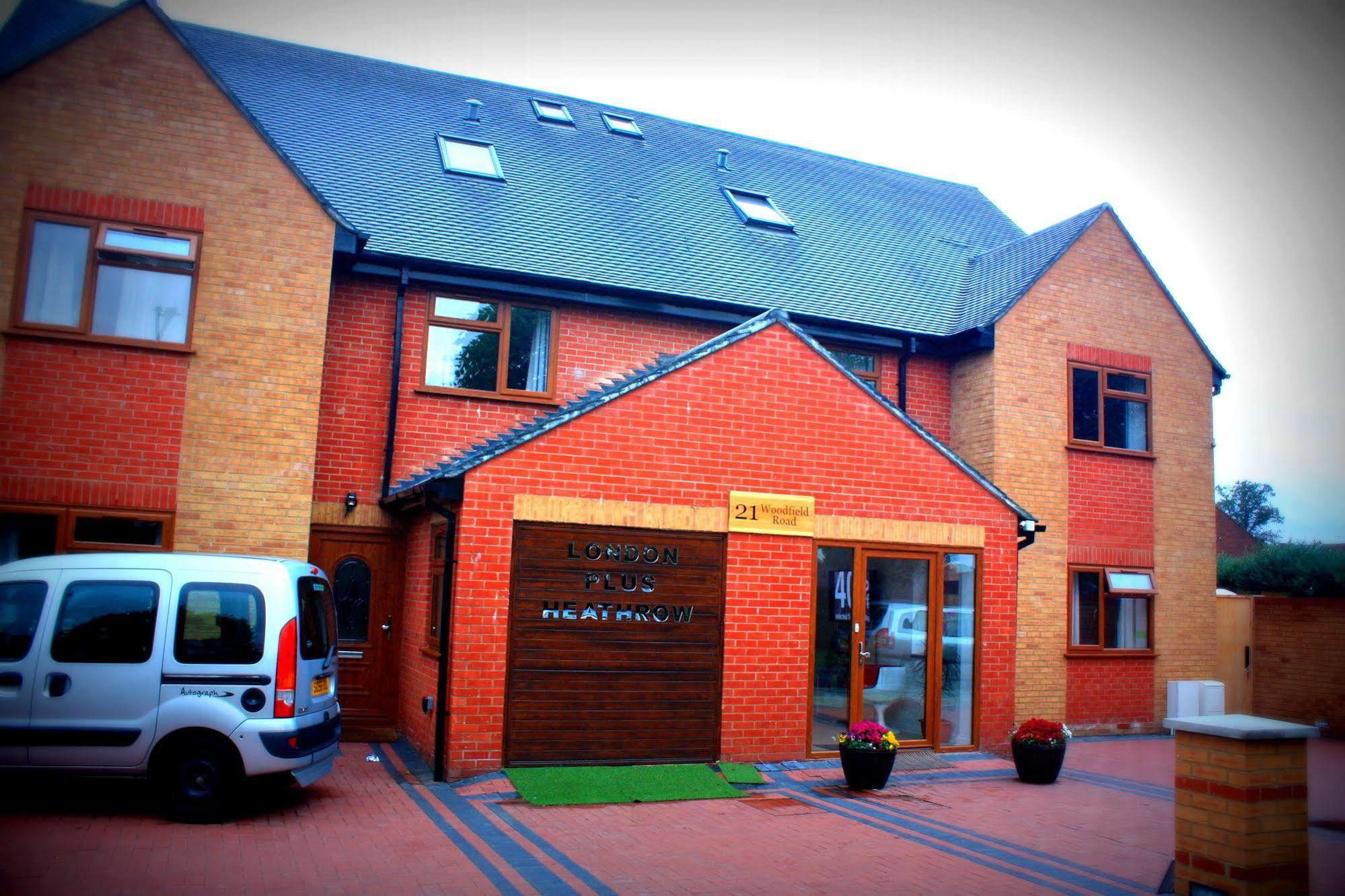 Heathrow Travellers Hub Bed and Breakfast Hounslow Exteriör bild